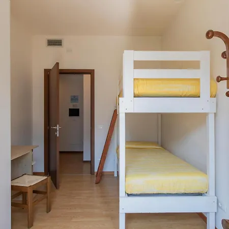 2 Bedroom Gorgeous Apartment In Omegna 오메그나
