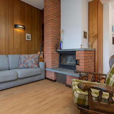 2 Bedroom Gorgeous Apartment In Omegna شقة *